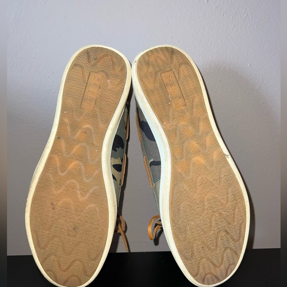 Sperry Topsider Women's Green and Camouflage Boat Shoes - Picture 5 of 7